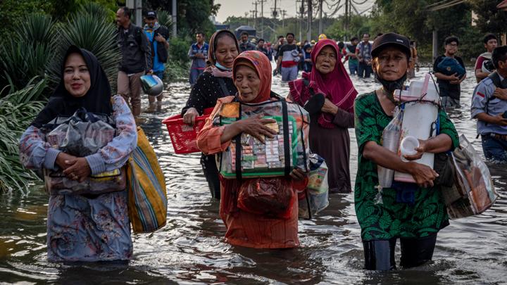Coastal flooding in Semarang (Photo Credit : Tempo.co)