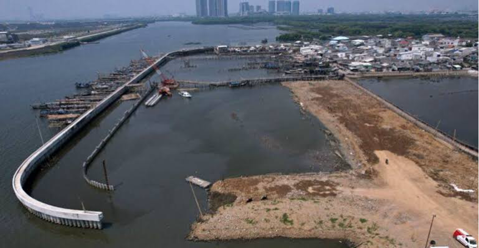 Coastal seawall development near an Indonesian Village (Photo Credit : IPB University News/Antara)