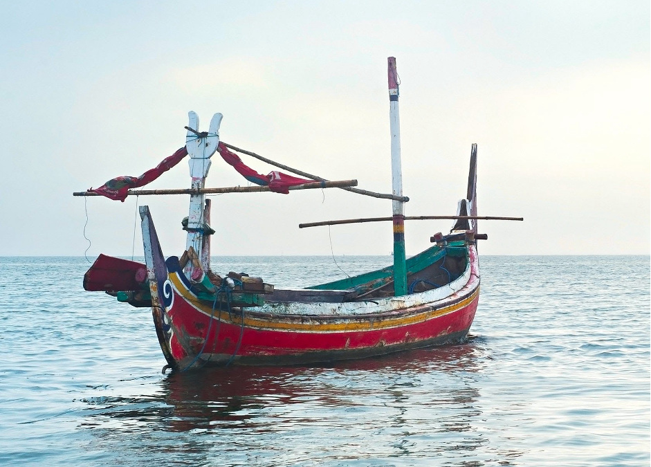 The Economic Gap Between Tourist Beaches and Traditional Fishing Communities