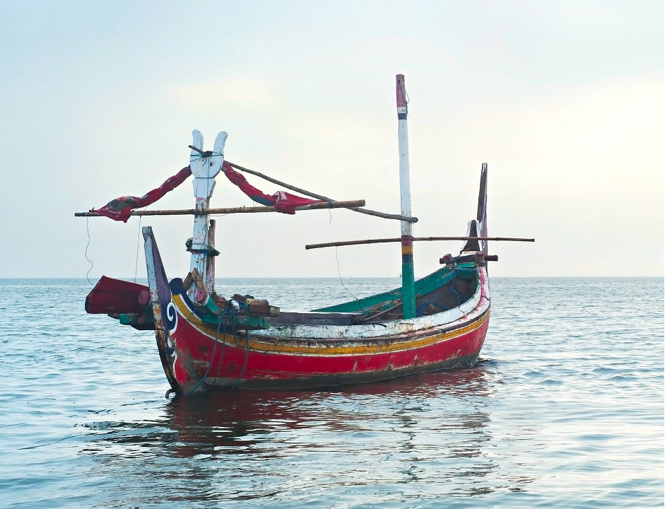 The Economic Gap Between Tourist Beaches and Traditional Fishing Communities