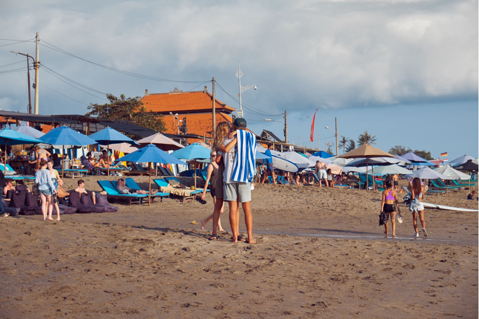 Commercial tourist beachfront at Batu Bolong Beach, Canggu (Photo Credit : badahos/Getty Images)